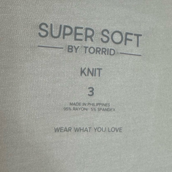 Torrid Ivory Super Soft Long Knit Duster Cardigan with Pockets Size 3 NWT - Picture 4 of 5